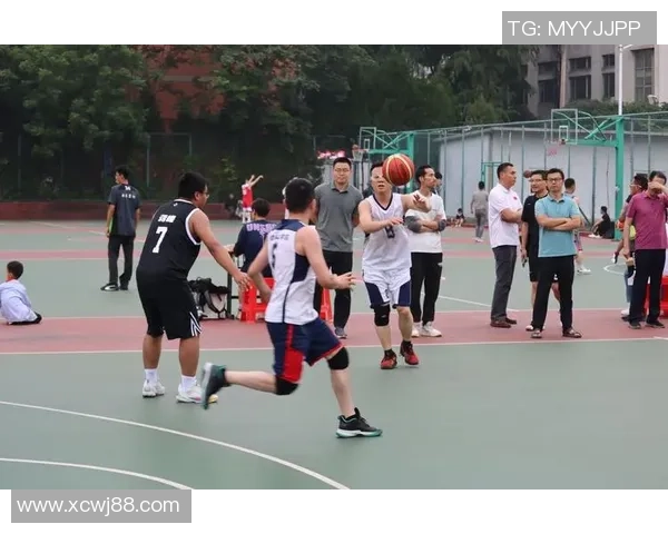 当篮球巨星跨界追逐绿茵梦想演绎激情与技艺的双重碰撞