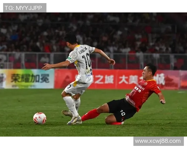 聚焦国家足球队最强球星 探讨他们如何塑造球队荣耀与未来