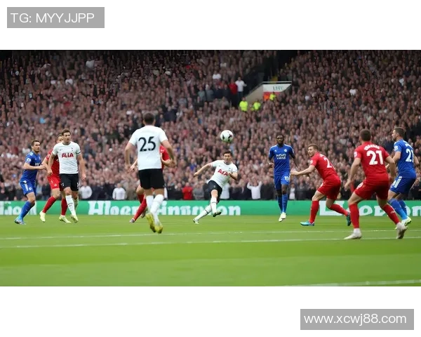 球星系列足球演绎绿茵激情畅享运动魅力与竞技精神